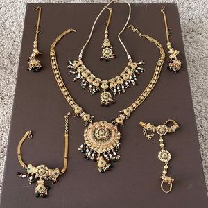 Indian bridal jewelry set